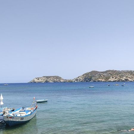 Komissa΄S Beach House Agia Pelagia Екстериор снимка