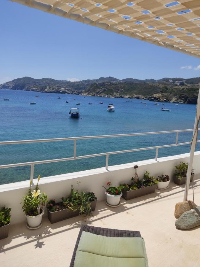 Komissa΄S Beach House Agia Pelagia Екстериор снимка