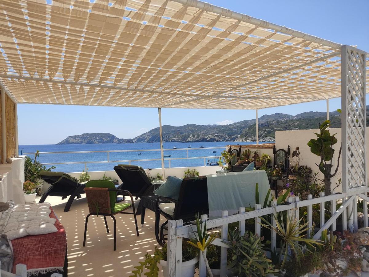 Komissa΄S Beach House Agia Pelagia Екстериор снимка