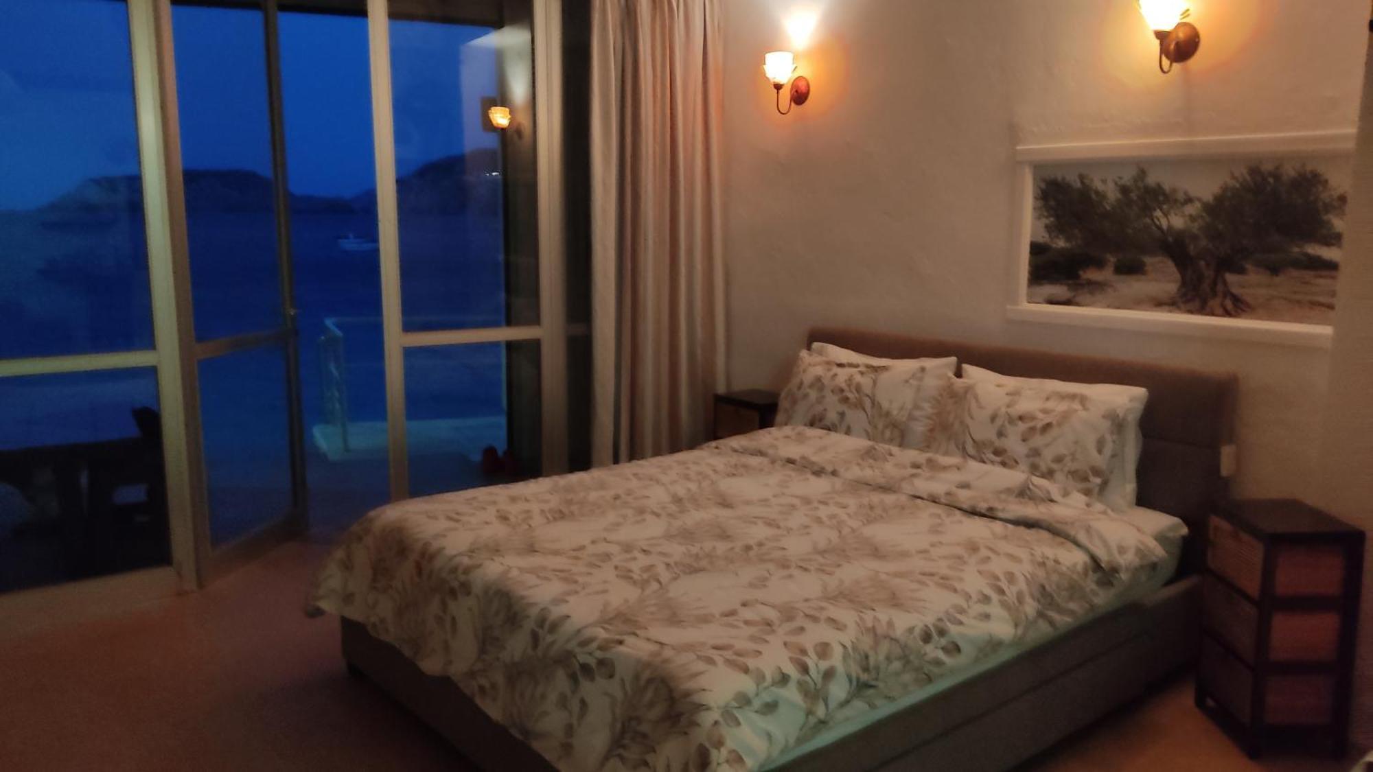 Komissa΄S Beach House Agia Pelagia Екстериор снимка