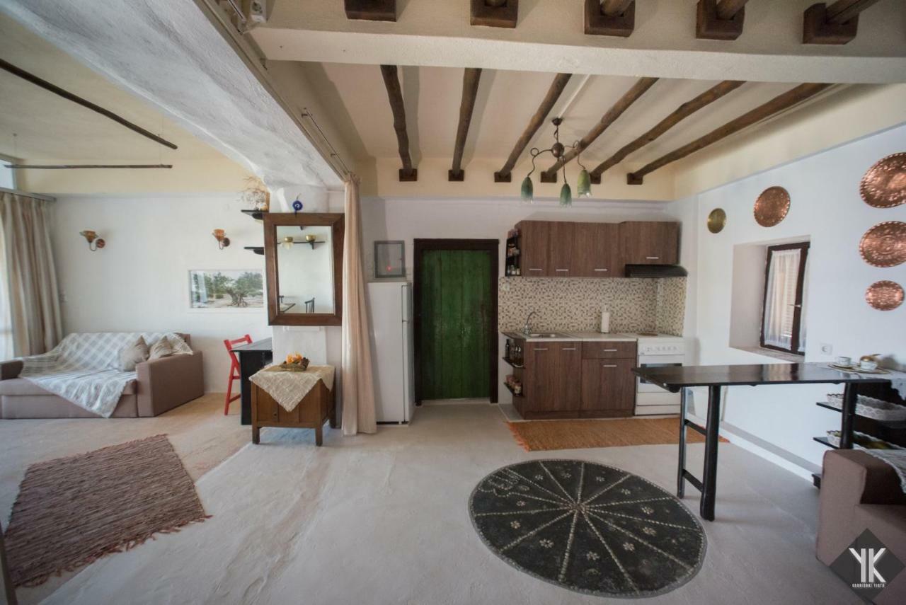 Komissa΄S Beach House Agia Pelagia Екстериор снимка