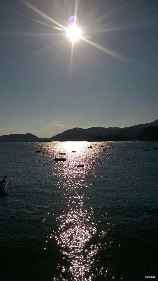 Komissa΄S Beach House Agia Pelagia Екстериор снимка