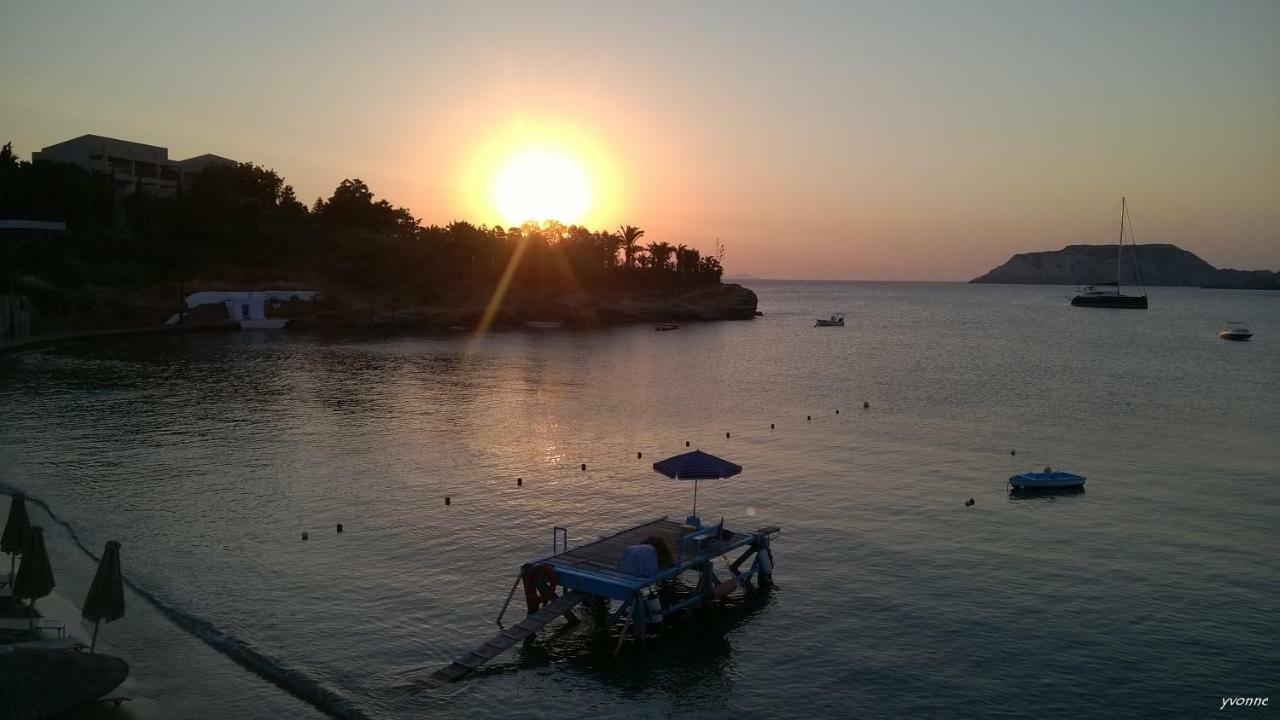 Komissa΄S Beach House Agia Pelagia Екстериор снимка