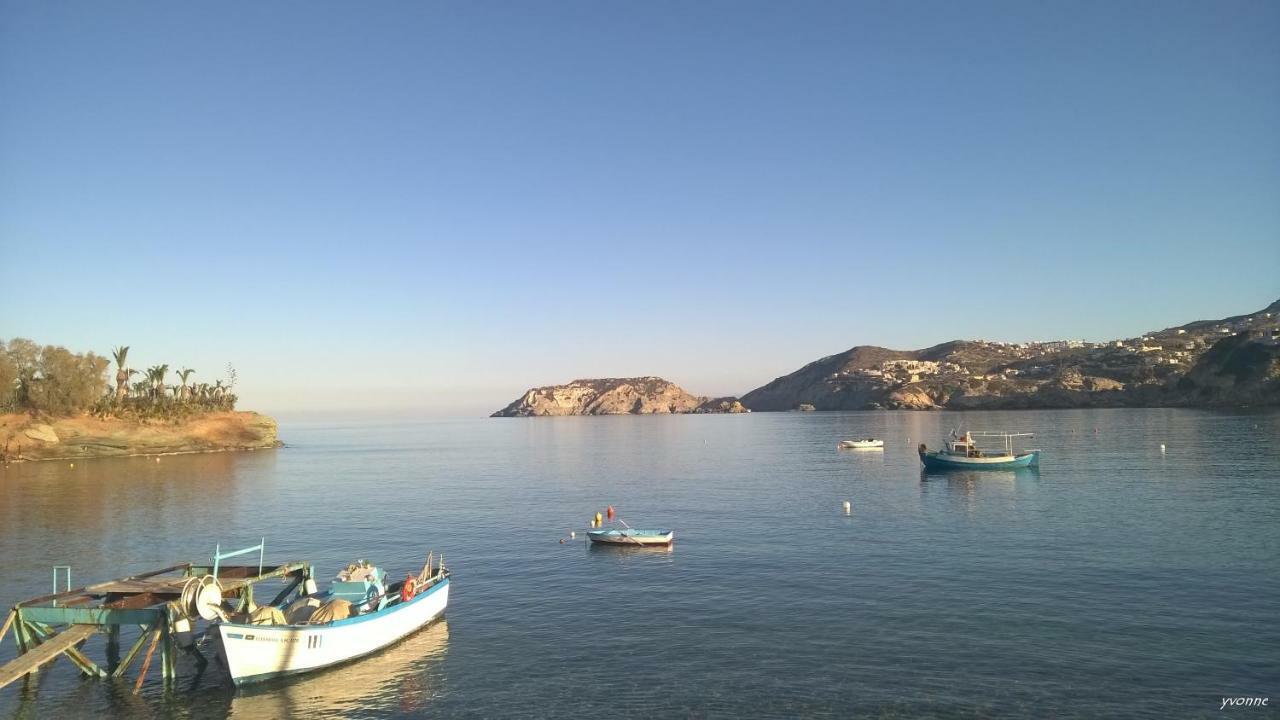 Komissa΄S Beach House Agia Pelagia Екстериор снимка