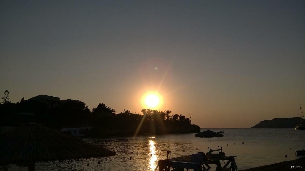 Komissa΄S Beach House Agia Pelagia Екстериор снимка