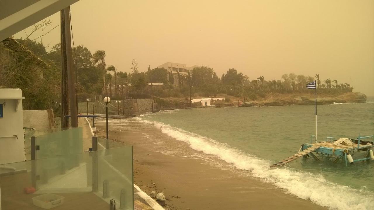Komissa΄S Beach House Agia Pelagia Екстериор снимка