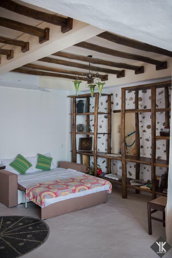 Komissa΄S Beach House Agia Pelagia Екстериор снимка