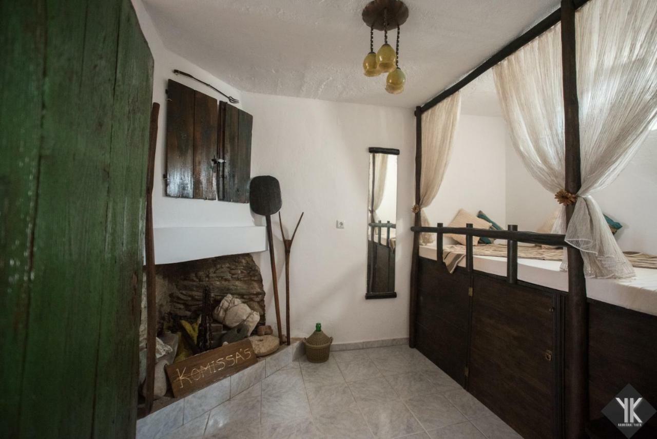 Komissa΄S Beach House Agia Pelagia Екстериор снимка