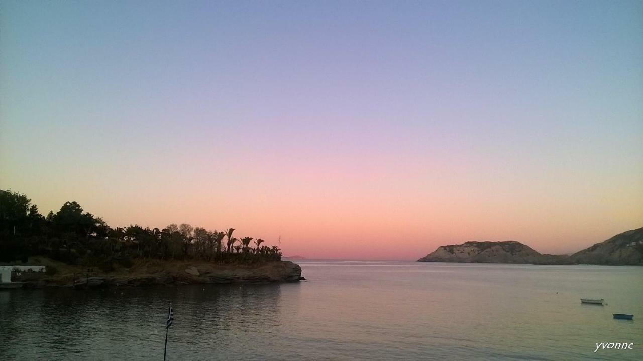 Komissa΄S Beach House Agia Pelagia Екстериор снимка