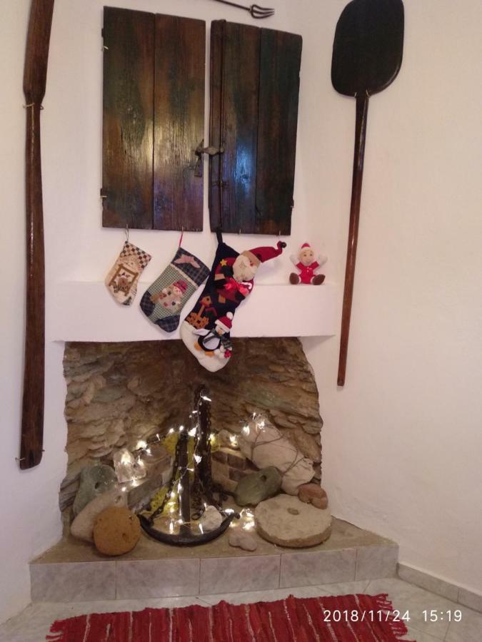 Komissa΄S Beach House Agia Pelagia Екстериор снимка
